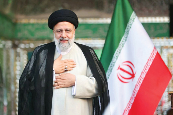درد سنگین ما درد داغی است که شیرینی شهد خدمت را یادآور میگردد