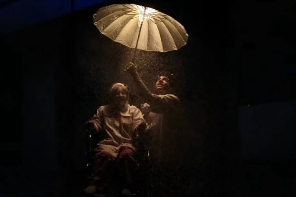 نمایش "اسکارلت و آن شب بارانی" این بار در اصفهان به روی صحنه میرود