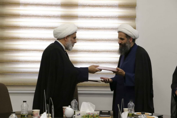 تفاهمنامه ارتقای خدمات فرهنگی به مبلغان استان امضا شد.