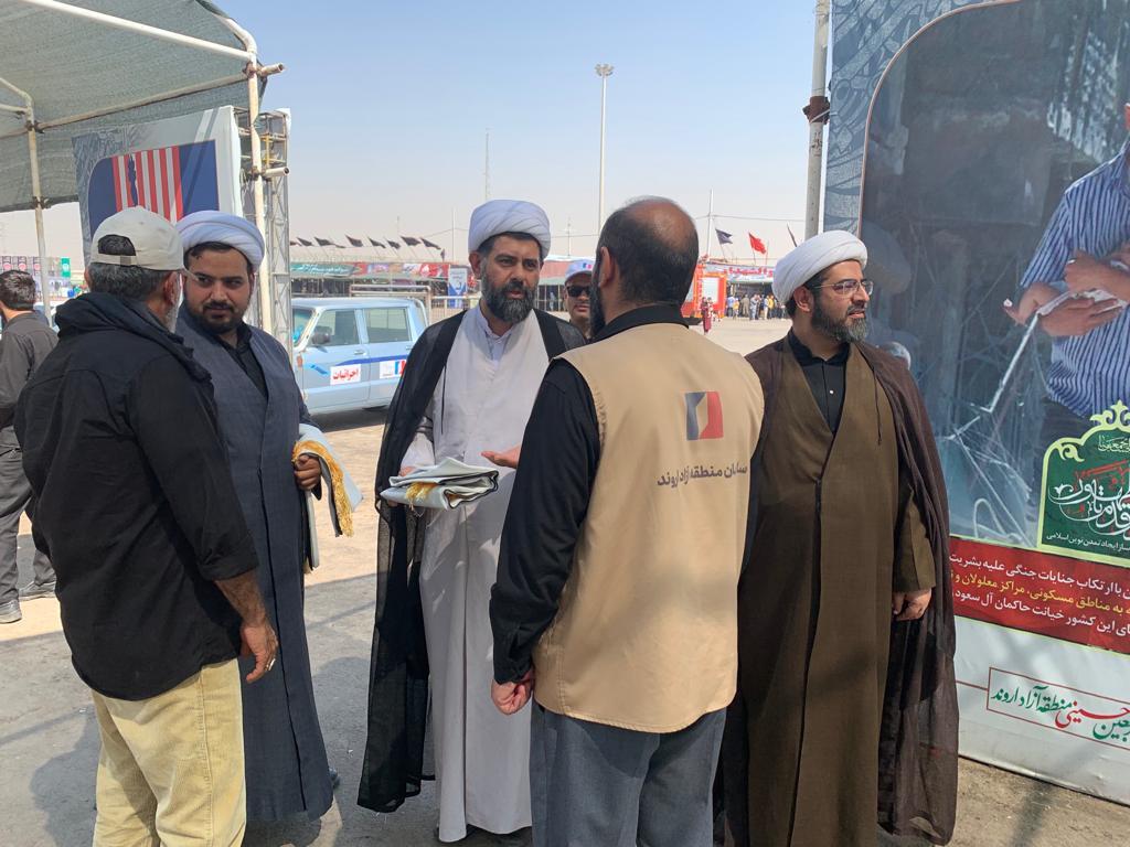 کتیبه های اهدایی رهبرمعظم انقلاب تقدیم مواکب شد کتیبه های اهدایی رهبرمعظم انقلاب تقدیم مواکب شد