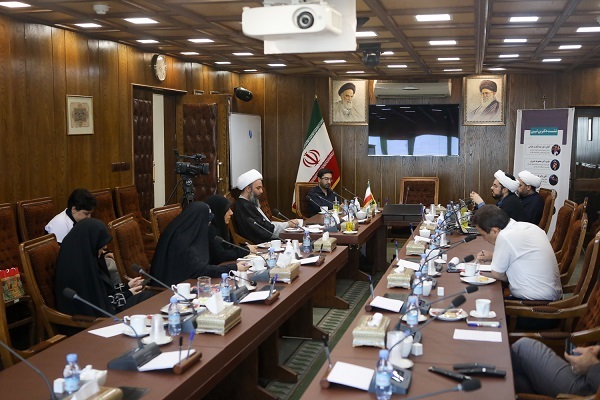 درک و ترویج «سواد تبیین» ما را به «دکترین تبیین» نزدیکتر میکند درک و ترویج «سواد تبیین» ما را به «دکترین تبیین» نزدیکتر میکند