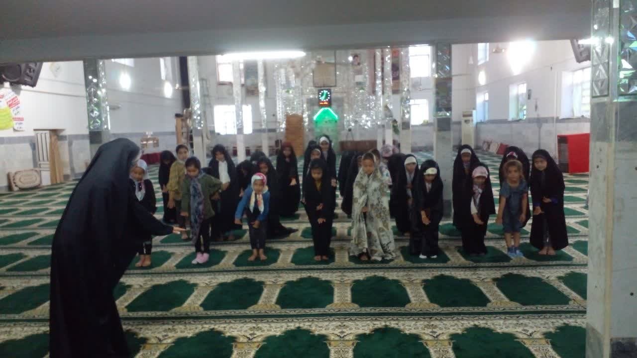 شریکه الامامی که مسجد را پایگاه آموزش کودکان کرده است شریکه الامامی که مسجد را پایگاه آموزش کودکان کرده است