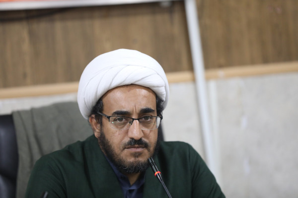 نقش امام جماعت فراتر از اقامه نماز است