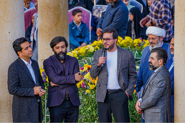 محفل کا جشن حافظ شیرازی کے مزار پر