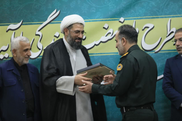 با حضور قاری بین المللی قرآن کریم و داور برنامه محفل، حاج احمدابوالقاسمی برگزار شد؛