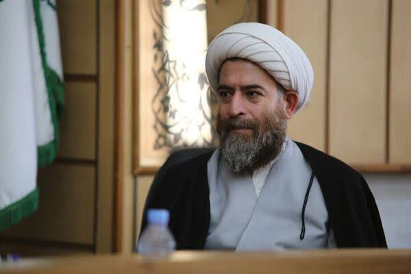 بانوان مجاهد از همه ابزارها برای ترویج معارف دینی استفاده کنند