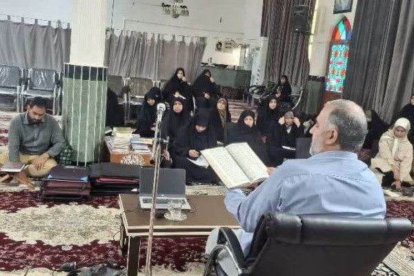 بازدید رئیس اداره تبلیغات اسلامی گناوه از دوره تدبر در قرآن کریم سطح ۲